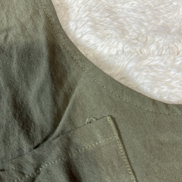 Green Pocket Tank Top with Button Back - Picture 6 of 7